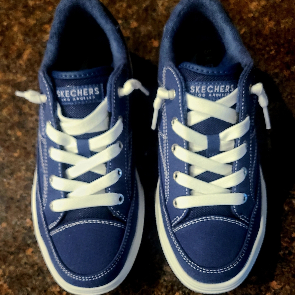 NEW Skechers Women's Navy/White Canvas Sneakers